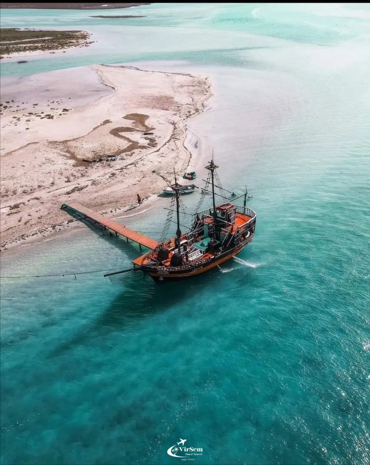 Bateau pirate vers l'île aux Flamants avec déjeuner